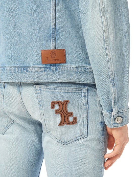 джинсовая куртка  из проверенных материалов спереди