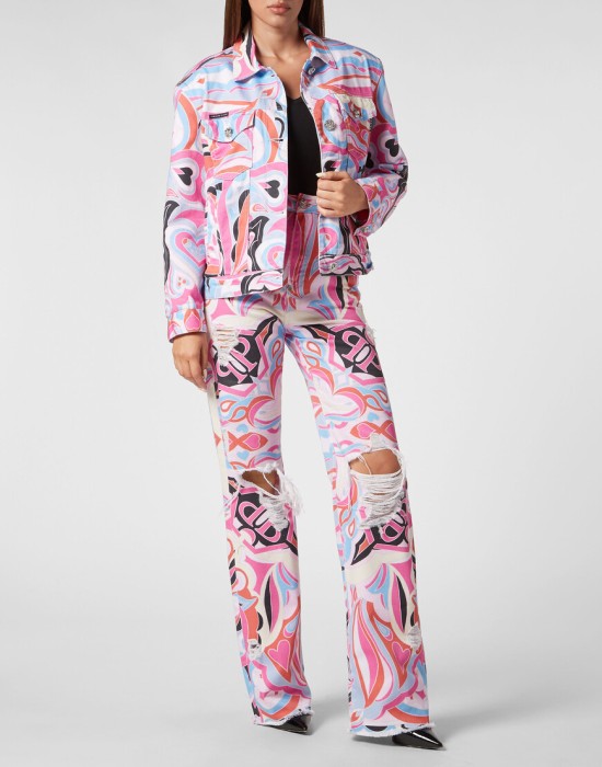 Товар белого цвета с внутренней стороны