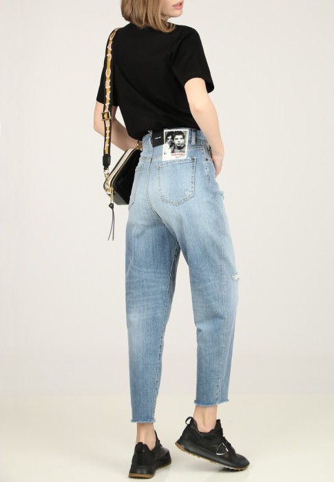 Товар голубого цвета с внутренней стороны