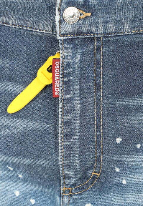 Товар синего цвета с внутренней стороны