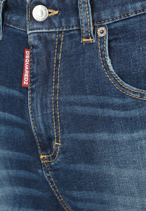 Товар синего цвета с внутренней стороны