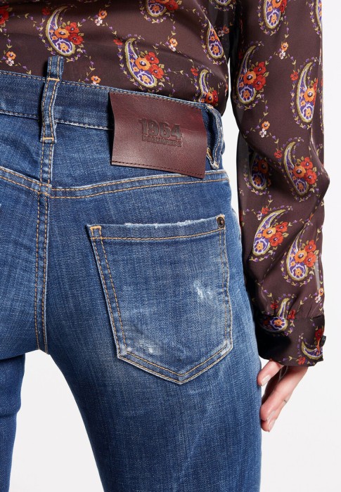 Товар синего цвета с внутренней стороны