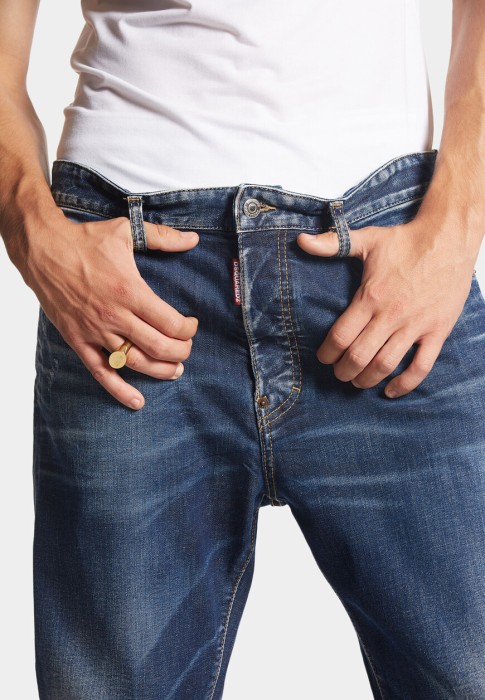 Товар синего цвета с внутренней стороны