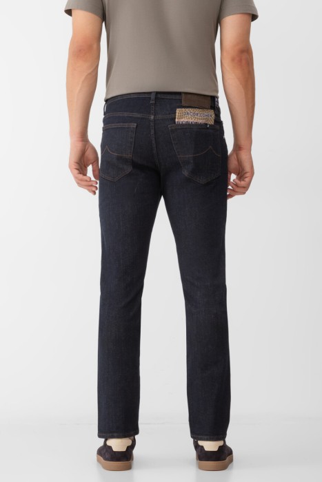 джинсы bard  по цене 35425 руб вид справа