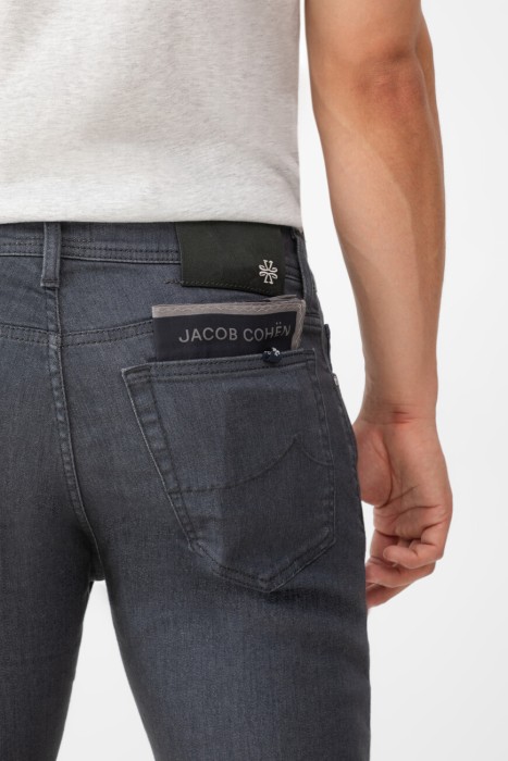 Товар серого цвета с внутренней стороны