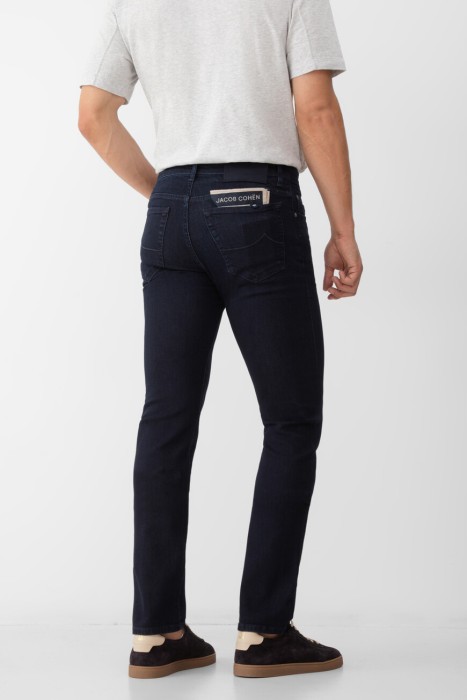 джинсы bard  по цене 35425 руб вид справа