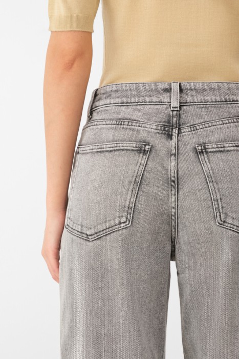 Товар серого цвета с внутренней стороны