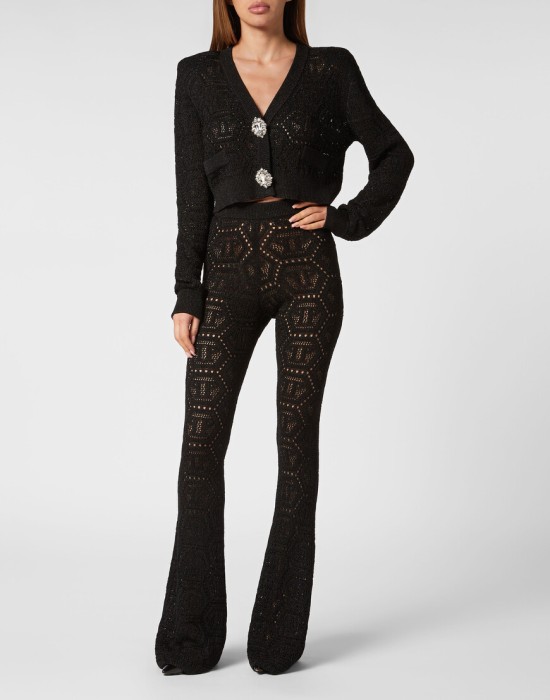 Товар черного цвета с внутренней стороны