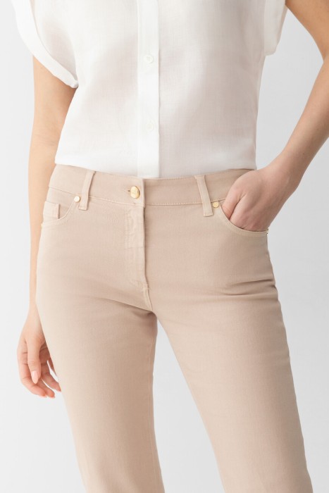 джинсы  модель acconti из италии вид сбоку