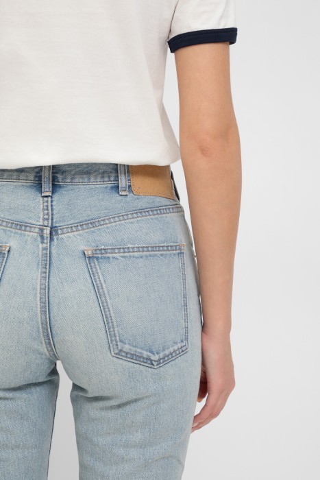 Товар синего цвета с внутренней стороны