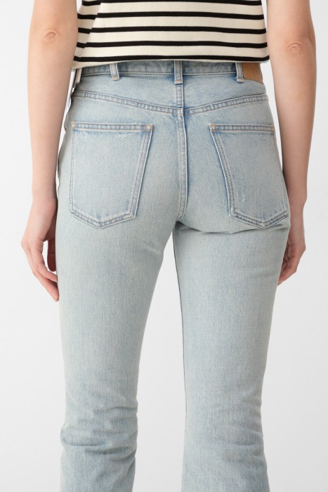 Товар голубого цвета с внутренней стороны