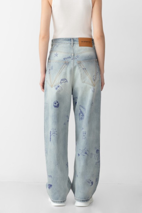 джинсы  модель из эксклюзивной коллекции по цене 95750 руб вид справа