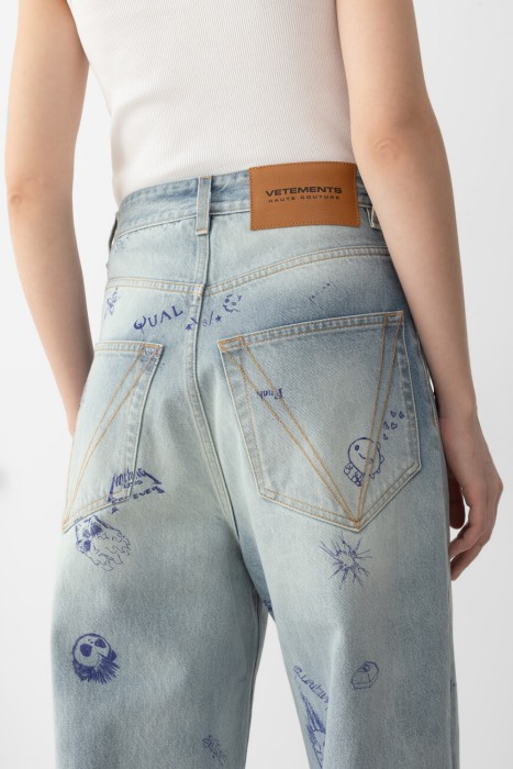 Товар синего цвета с внутренней стороны