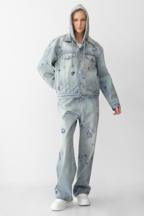 джинсы  модель из эксклюзивной коллекции вид сбоку