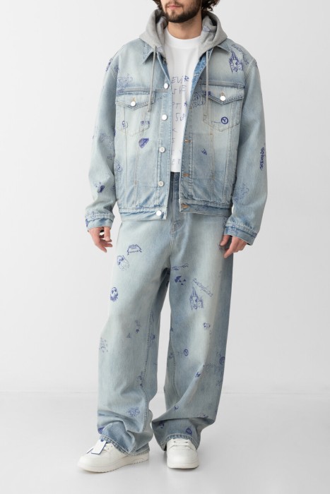 джинсы  модель из эксклюзивной коллекции с лицевой стороны