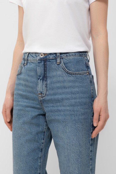 джинсы  модель из коллекции essential из италии вид сбоку