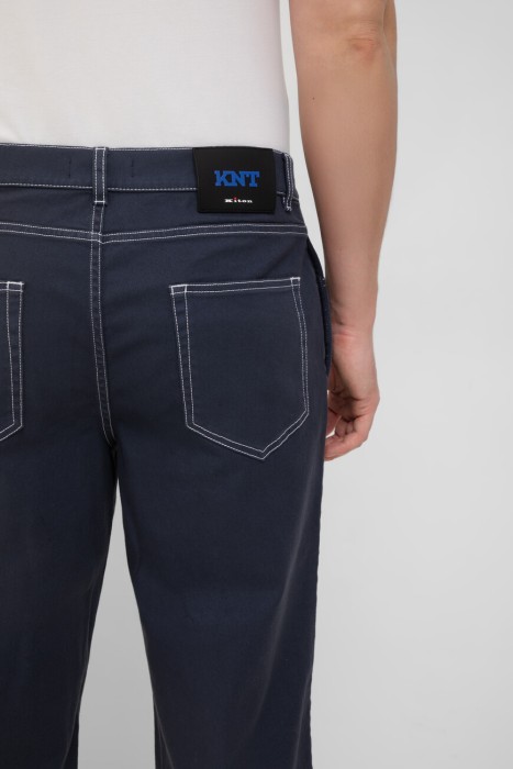 Товар синего цвета с внутренней стороны