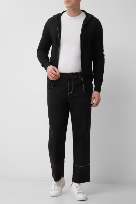 джинсы  модель из коллекции knt из хлопка спереди