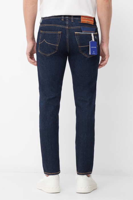 джинсы  модель из лимитированной коллекции по цене 64500 руб вид справа