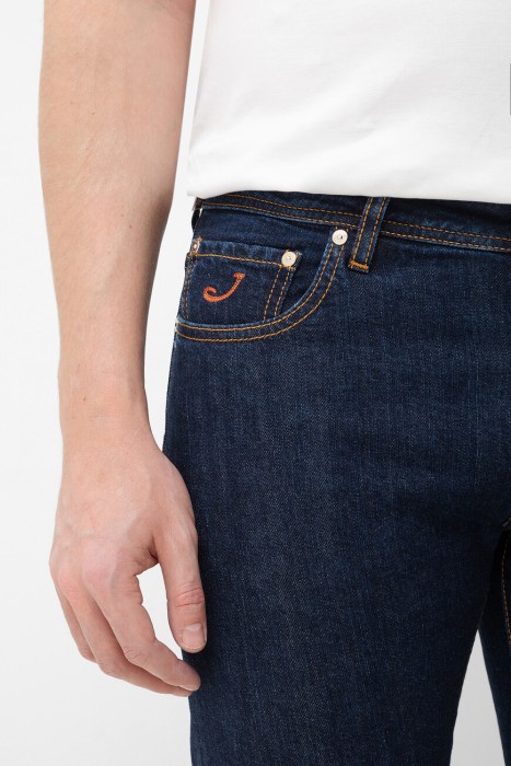 джинсы  модель из лимитированной коллекции из хлопка спереди