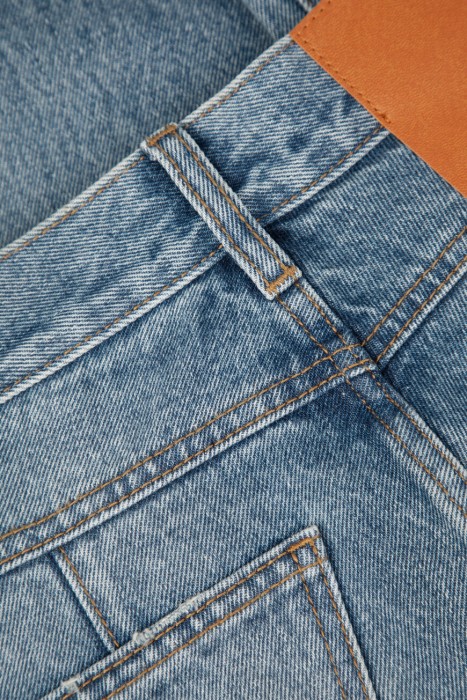 джинсы  модель le de-nimes на сезон этого года фотография