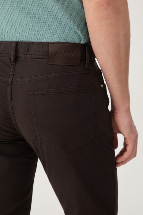 Товар коричневого цвета с внутренней стороны