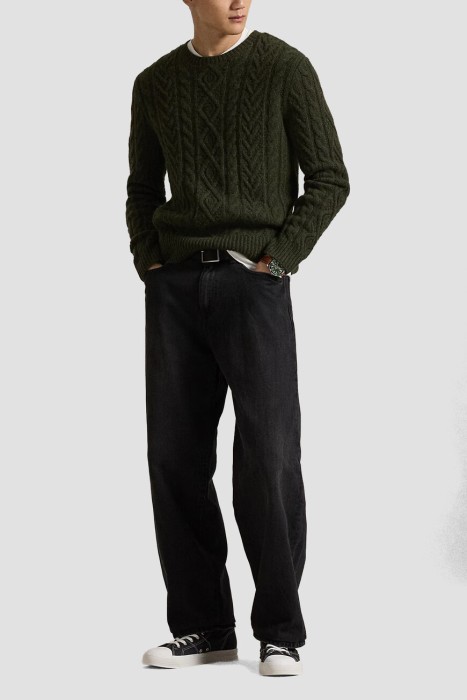 Товар черного цвета с внутренней стороны