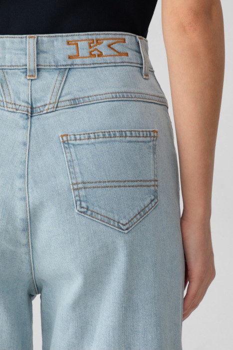 Товар голубого цвета с внутренней стороны