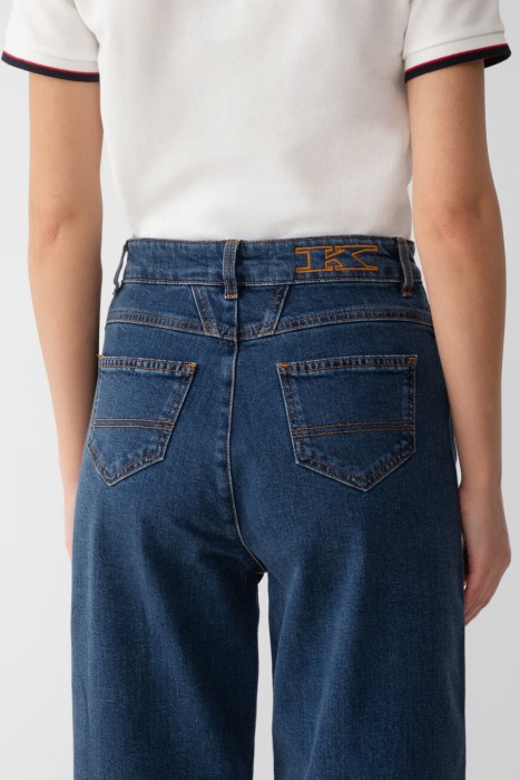 Товар синего цвета с внутренней стороны