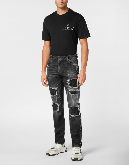 джинсы прямые и зауженные  по цене 90440 руб вид справа