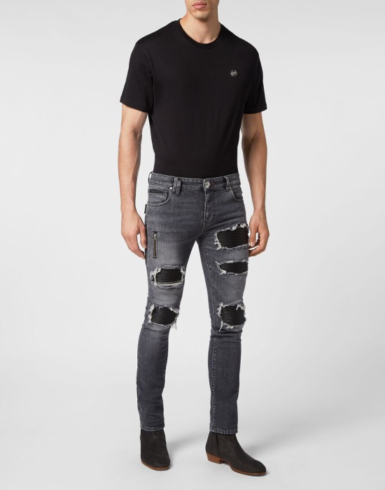 джинсы прямые и зауженные  по цене 54784 руб вид справа