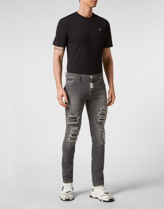 джинсы прямые и зауженные  по цене 67184 руб вид справа