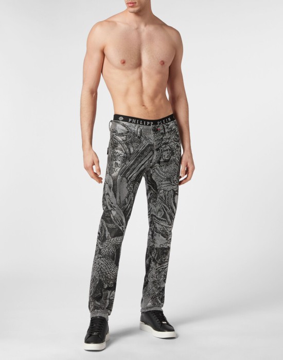 Товар серого цвета с внутренней стороны