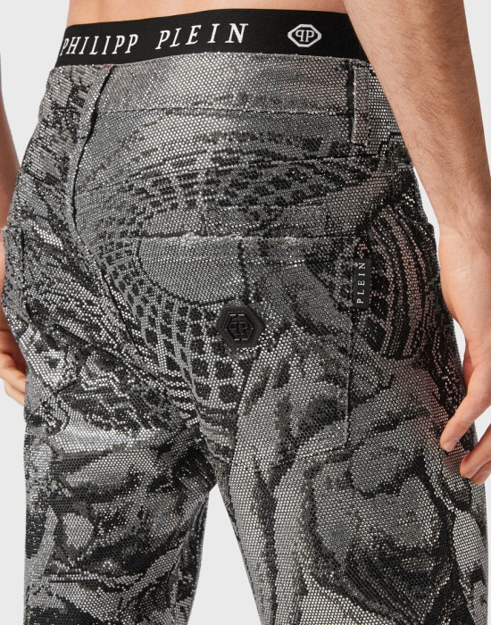 джинсы прямые  из проверенных материалов спереди