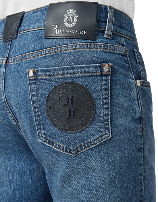 Товар синего цвета с внутренней стороны