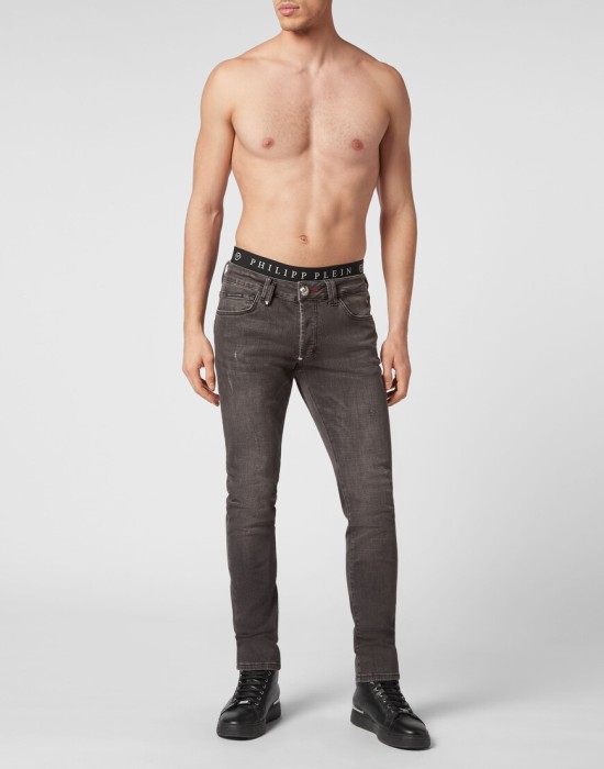 джинсы прямые  по цене 33464 руб вид справа