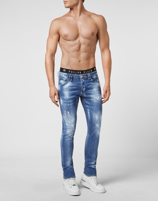 джинсы прямые  по цене 37212 руб вид справа