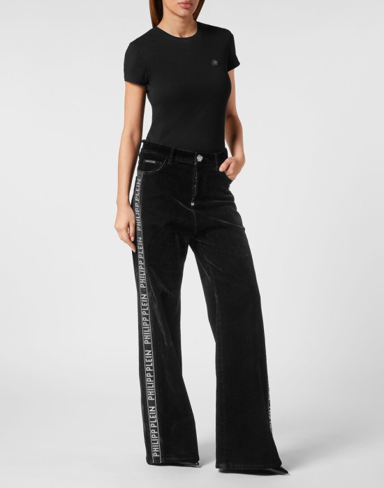 Товар черного цвета с внутренней стороны