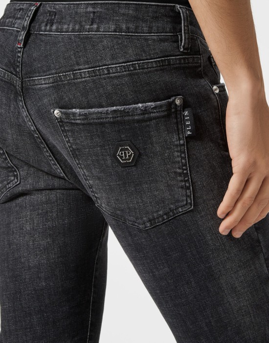 джинсы прямые  из проверенных материалов спереди