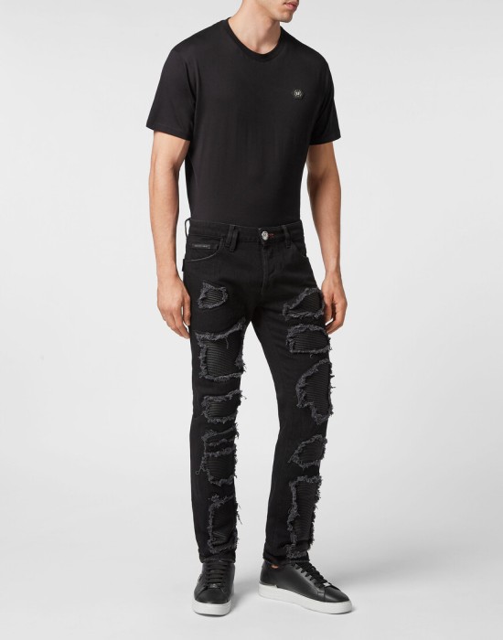 Товар белого цвета с внутренней стороны