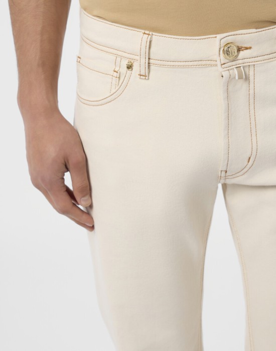 джинсы прямые  из проверенных материалов спереди