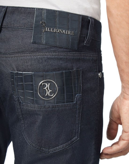 Товар синего цвета с внутренней стороны