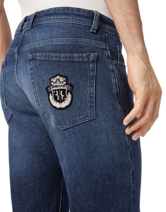 Товар синего цвета с внутренней стороны