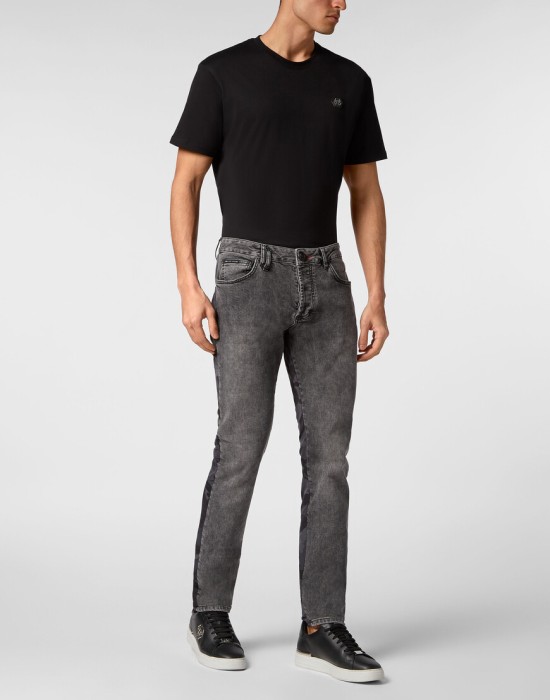 Товар серого цвета с внутренней стороны