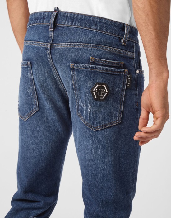 джинсы прямые  из проверенных материалов спереди