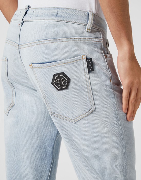 джинсы прямые  из проверенных материалов спереди