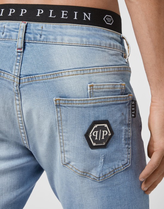 джинсы прямые  из проверенных материалов спереди