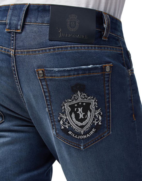 Товар синего цвета с внутренней стороны