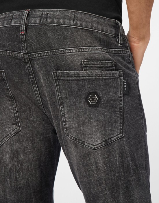 джинсы прямые  из проверенных материалов спереди