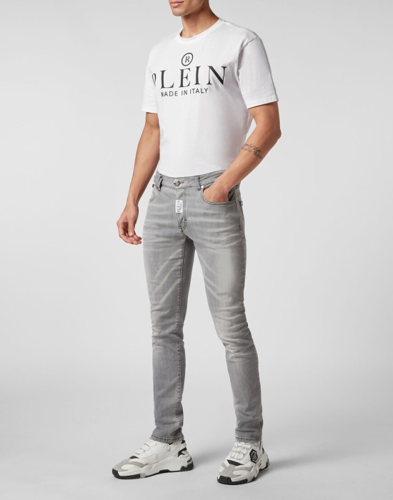 Товар серого цвета с внутренней стороны